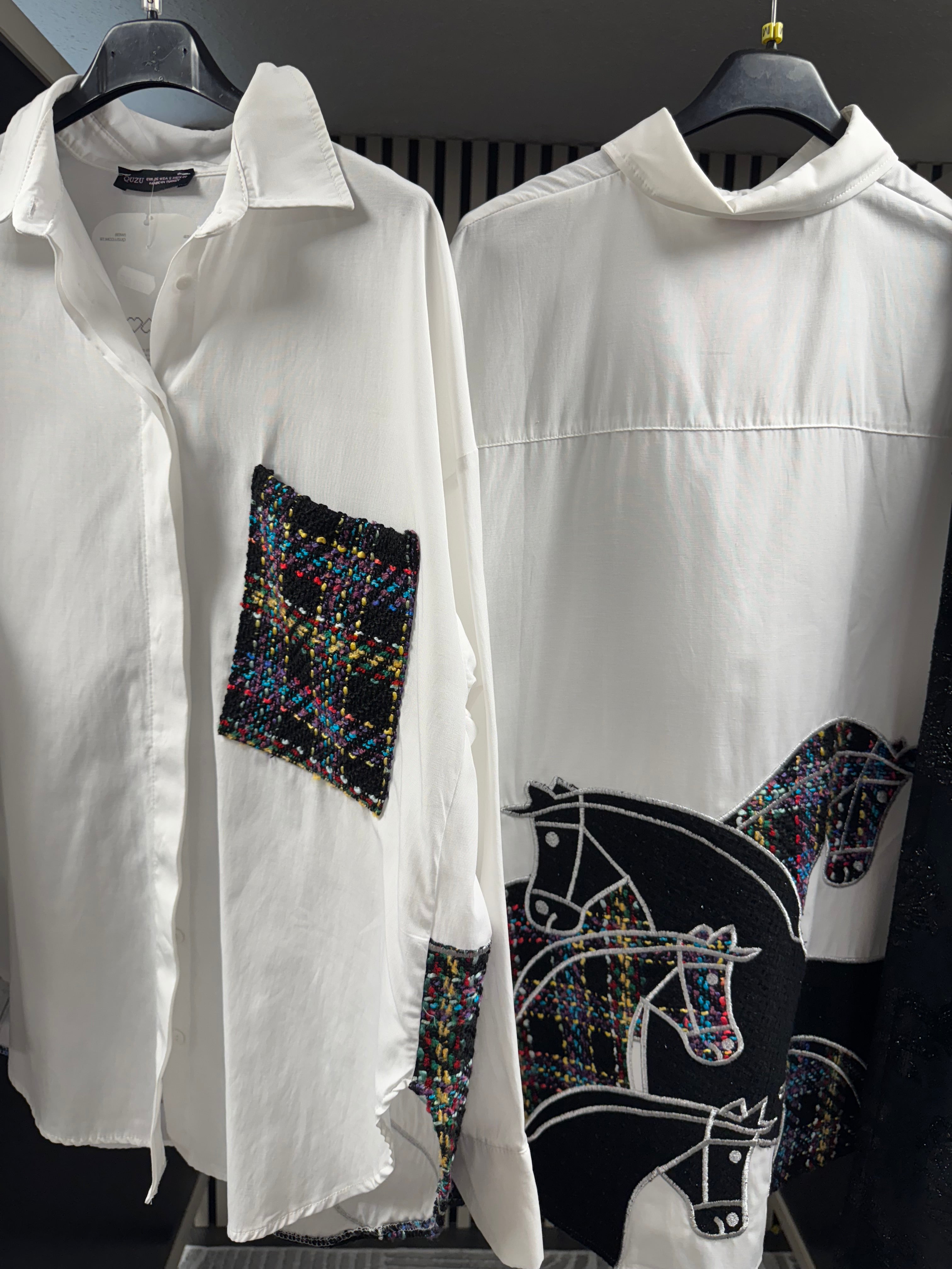 Bluse mit Pferdemotiv - Mein Shop